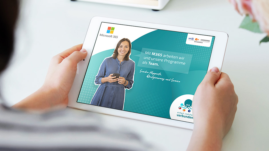 ARD ZDF Beitragsservice iPad mit dem Keyvisual der Softwareeinführungskampagne für Microsoft 365